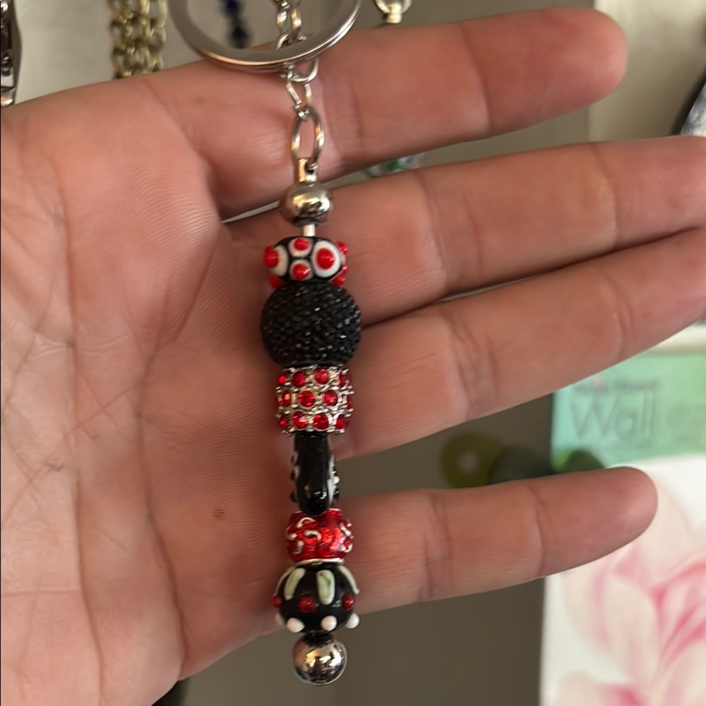 Elegant Black and Red Beaded Key Holder